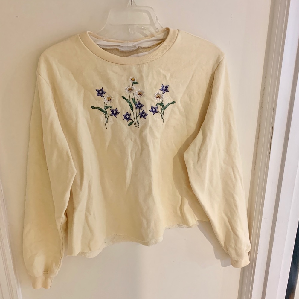 Embroidered vintage crew neck cropped sweatshirt